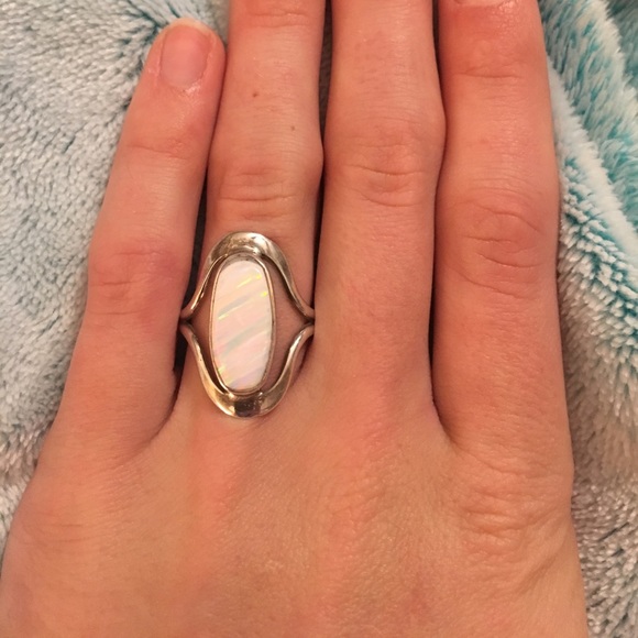 Silver and opal ring - Picture 3 of 3